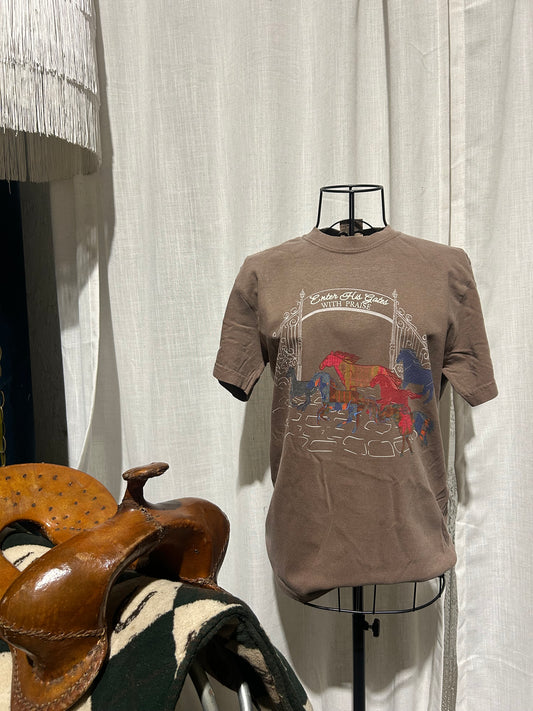 Enter His Gates with Praise Tee