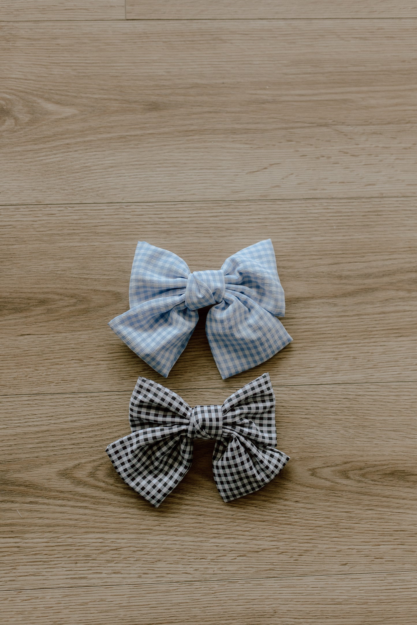 The Hunter Gingham Bow